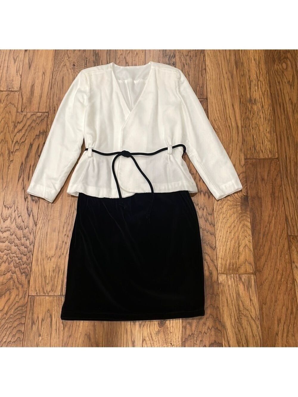Liz Sport Vintage Velvet 2 piece jacket and skirt set size M